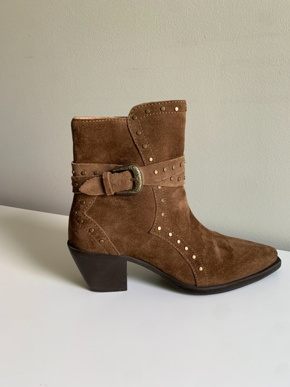 Crown Vintage Brown Suede Studded Ankle Boots Sz 10 Western Buckle Booties Kilon - Picture 5 of 8